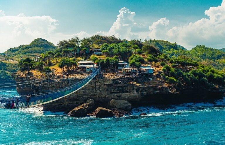 Paket Wisata Pantai Hidden Gem di Jogja – Panduan Lengkap & Rekomendasi Paket Terbaik