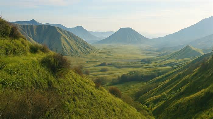 Eksplorasi Jalur Punggung Naga Bromo: Panduan Lengkap, Manfaat, dan Perlengkapan Wajib