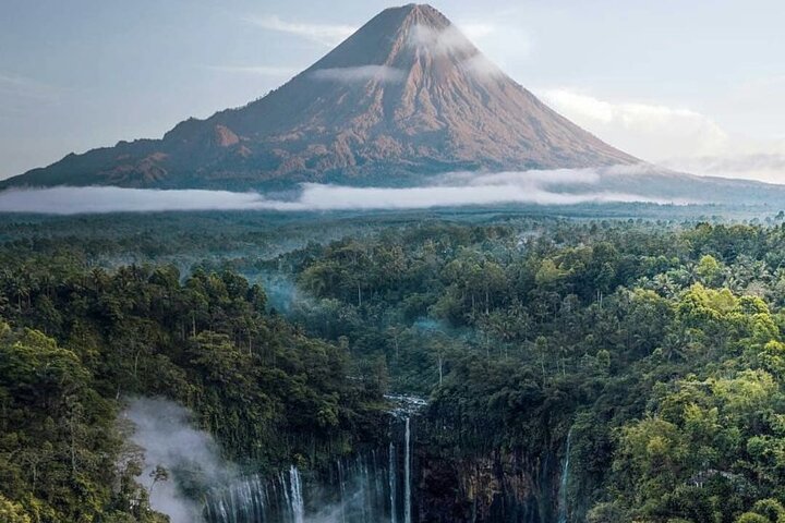 Volcano and Waterfall Combo Itineraries – Complete Guide to the Best Adventure Tours