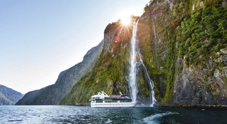 Milford Sound Tour Packages – Book Unforgettable Adventures Now